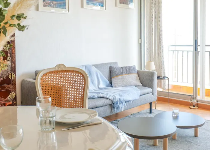Avec Vue Sur La Baie Des Sables D'olonne - 4 Personnes Appartement *